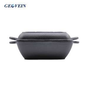 cast iron roaster with lid