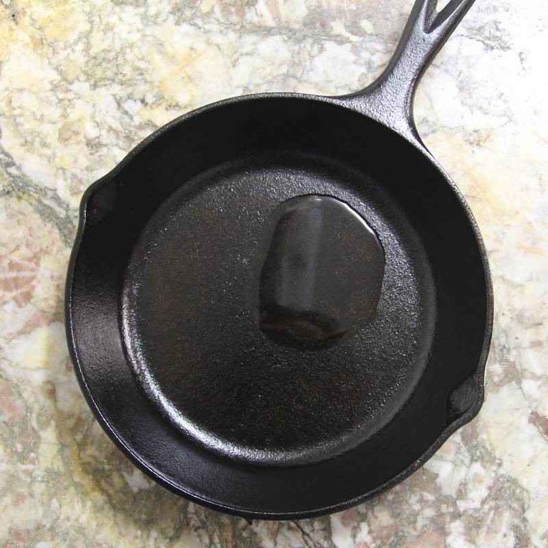 he Science Behind the Cast Iron Seasoning Process